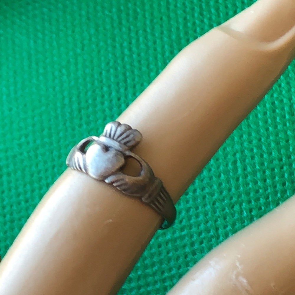 sterling silver Claddagh  toe ring Irish vintage